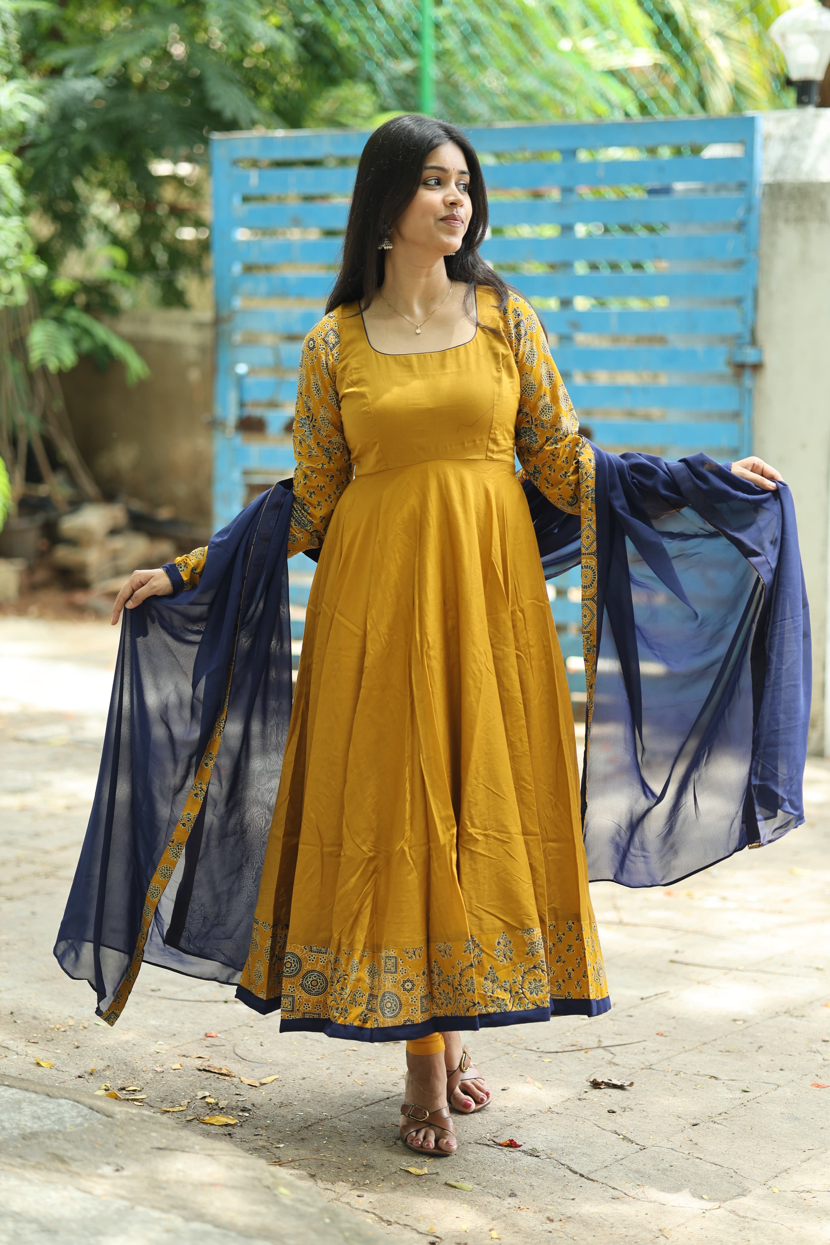 Shanmathi - Pure Handloom Anarkali