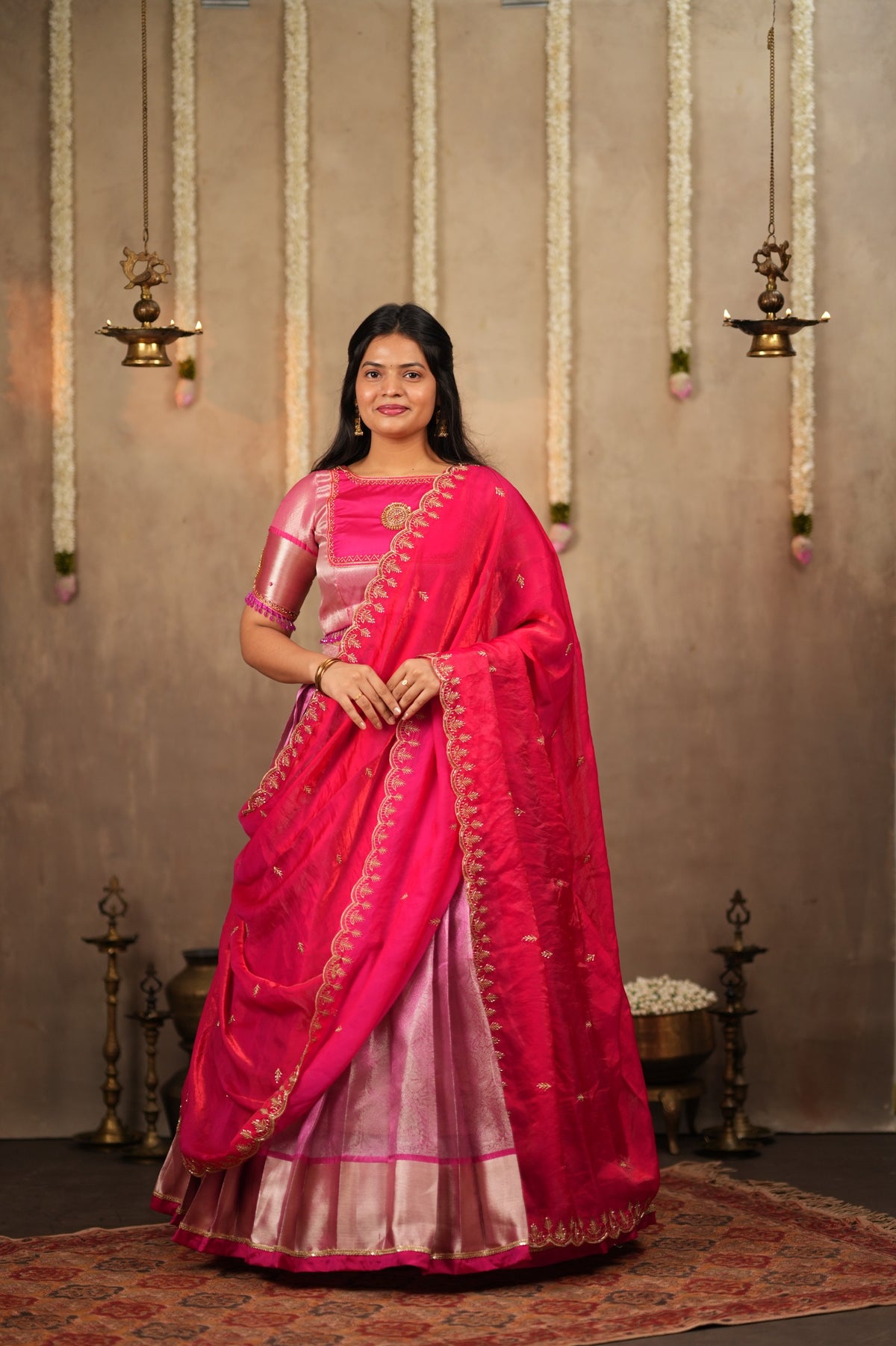 Nigara - Premium Banarasi Tissue Elegance