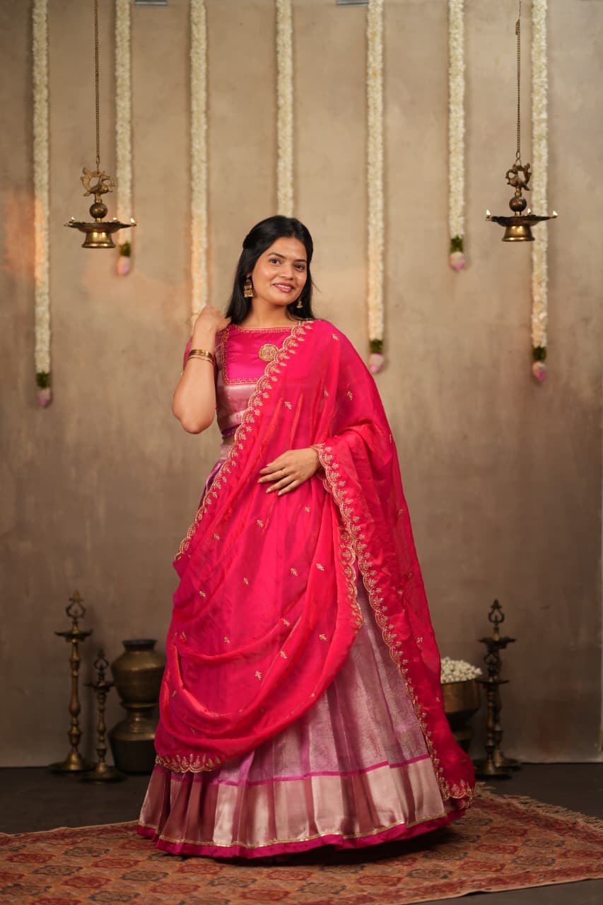 Nigara - Premium Banarasi Tissue Elegance